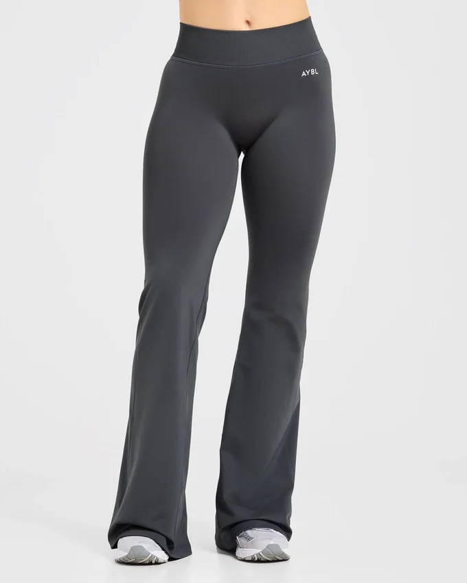 Adapt Seamless Flared Leggings